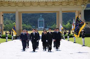 제2대 충청광역연합의회 국립대전현충원 참배